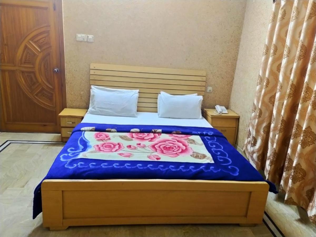 Karachi Motel 외부 사진